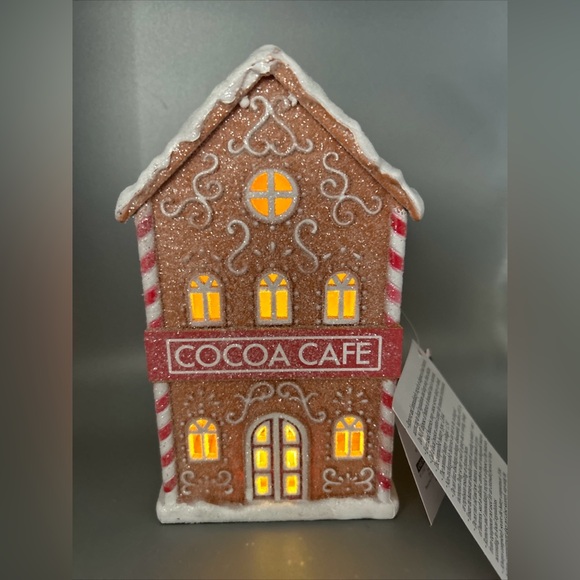 Target Bullseye Playground COCOA CAFE Lighted Gingerbread Christmas Village NEW - Picture 3 of 3